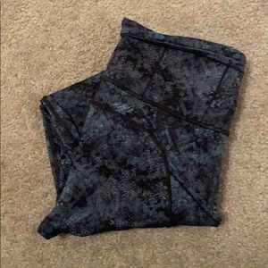 Lululemon high rise snake print 7/8” leggings